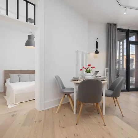 Modern & Bright Konesera Near To Pge National Stadium By Renters