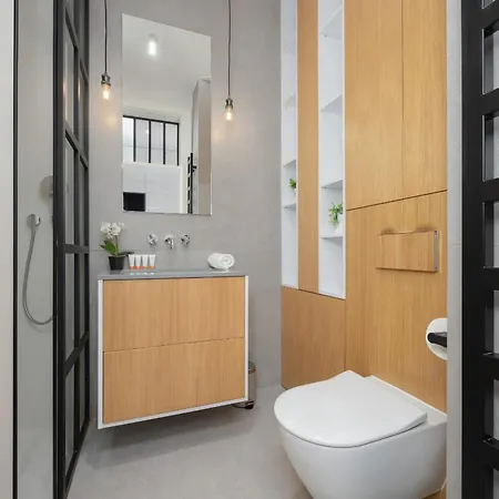 Apartament Modern & Bright Konesera Near To Pge National Stadium By Renters