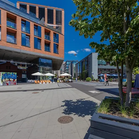 Modern & Bright Konesera Near To Pge National Stadium By Renters Apartment *